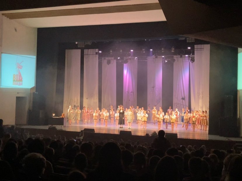 Студенты ИвГУ посмотрели спектакль «Поезд в детство», который прошёл на сцене ЦКиО