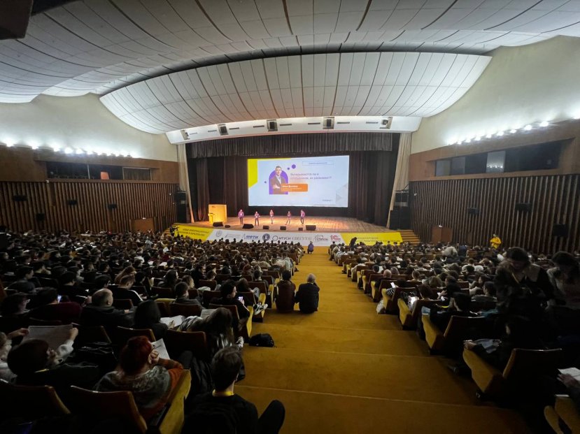 На XXIV Международной конференции «Новые информационные технологии в образовании»