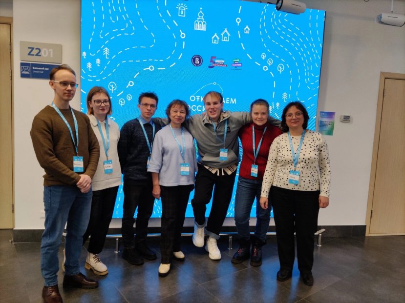  Студенты-филологи – участники форума «Открываем Россию заново»