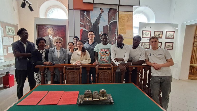 Знакомство с брендом города