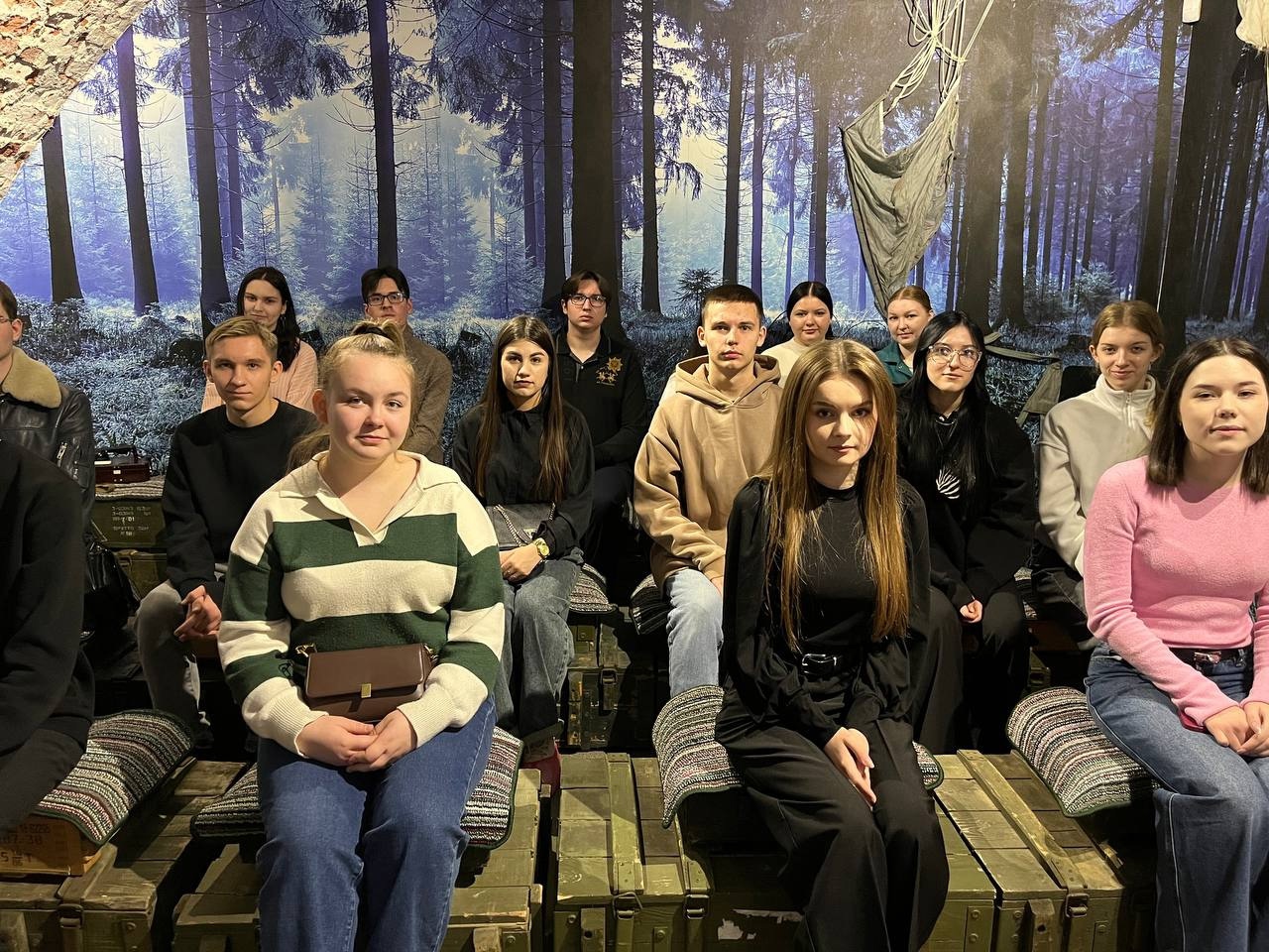 Студенты юридического факультета ИвГУ посетили музей «Щит и меч»