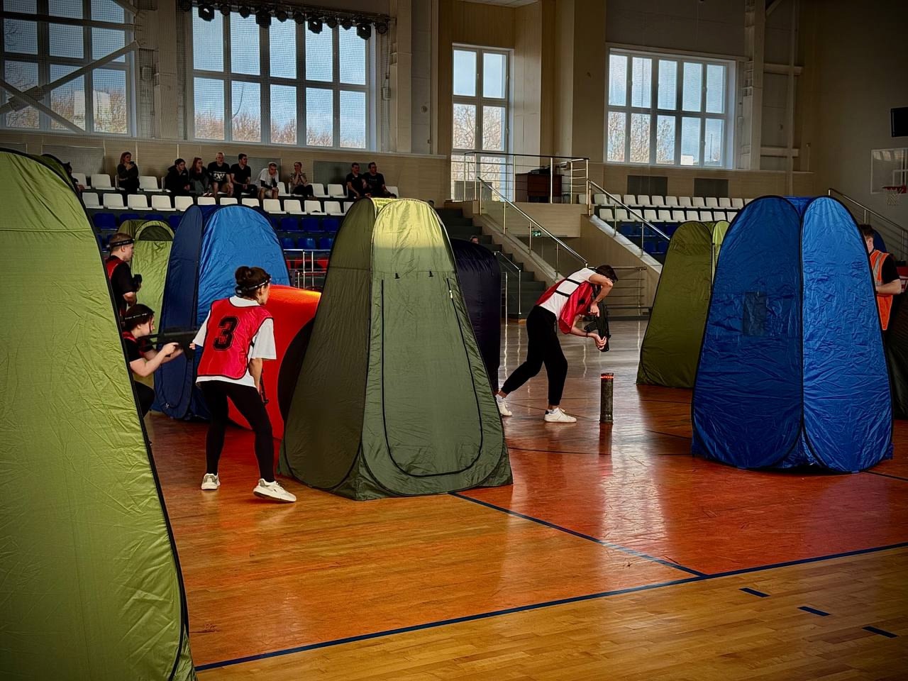 В ИвГУ прошел турнир по лазертагу